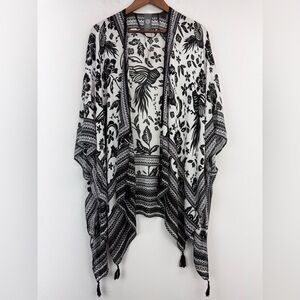 Vince Camuto One Size Women’s Black White Bird Floral  Tassel Kimono Wrap NWT